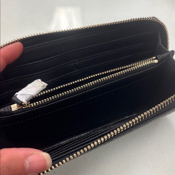 Emporio Armani zip around wallet - Picture 5 of 6